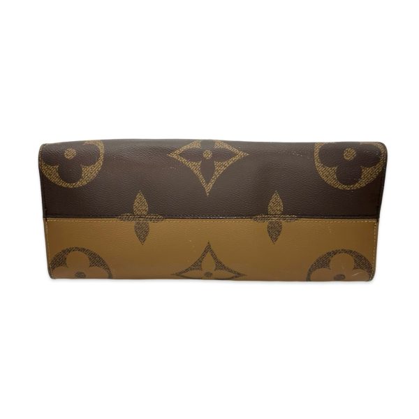 LOUIS VUITTON: Monogram Giant Onthego MM Discount