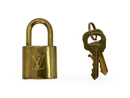 LOUIS VUITTON: Padlock and Keys Cheap